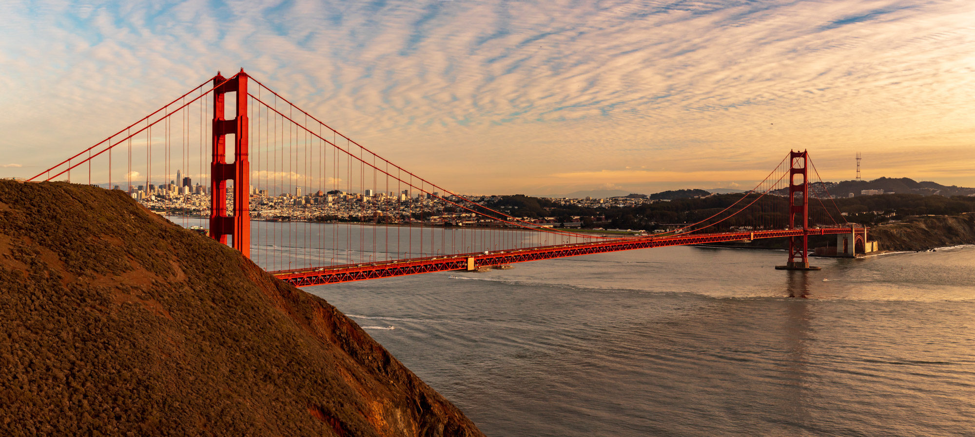 Golden Gate Bridge im Sonnenlicht.